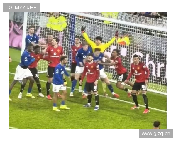 曼联疯狂引援背后战术混乱,豪华阵容却难寻核心体系! 曼联疯狂引援背后战术混乱,豪华阵容却难寻核心体系!