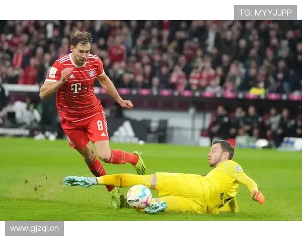 拜仁防守体系漏洞频出问题显现，近期表现受限，稳定性面临考验