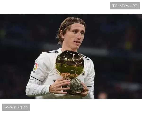 莫德里奇：从组织核心到攻防一体的全面进化