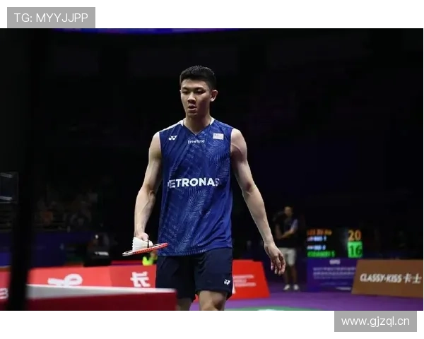 李梓嘉下飞机随手一杯咖啡，杯子下面的牌子把我看懵了